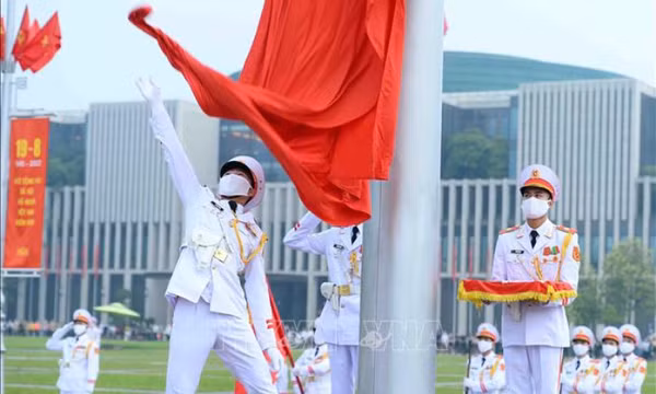 Lễ thượng cờ mừng Quốc khánh ở Lăng Chủ tịch Hồ Chí Minh