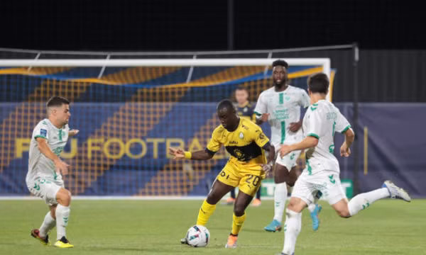 Quang Hải lần đầu ngồi ngoài tại Pau FC