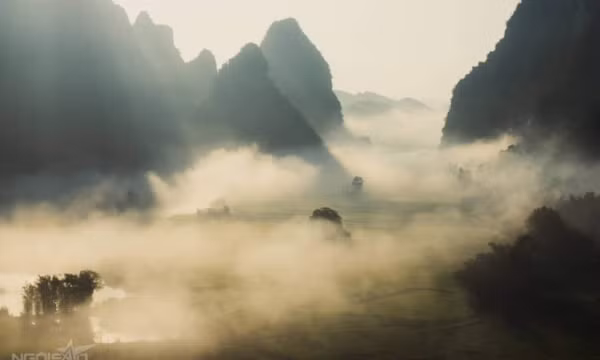 Sông Quây Sơn tựa tranh thủy mặc vào mùa thu