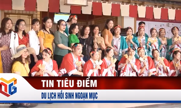 Du lịch hồi sinh ngoạn mục