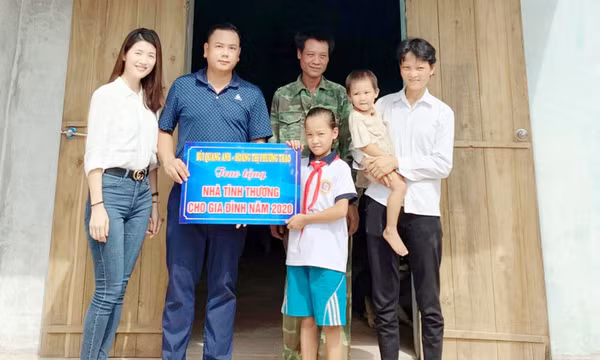 Nữ doanh nhân trẻ giàu lòng nhân ái