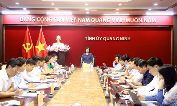 Thường trực Tỉnh ủy giao ban với Bí thư cấp ủy các địa phương