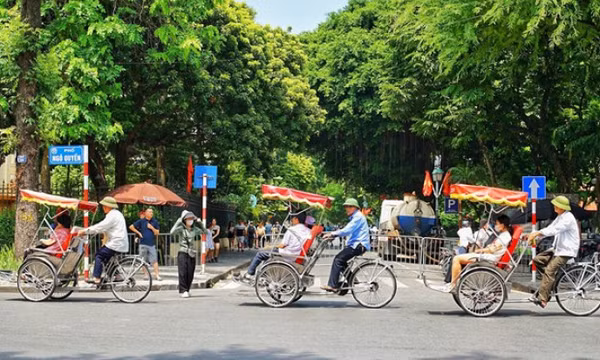 Bắc Bộ ngày nắng, có nơi nắng nóng, Nam Bộ mưa dông rải rác
