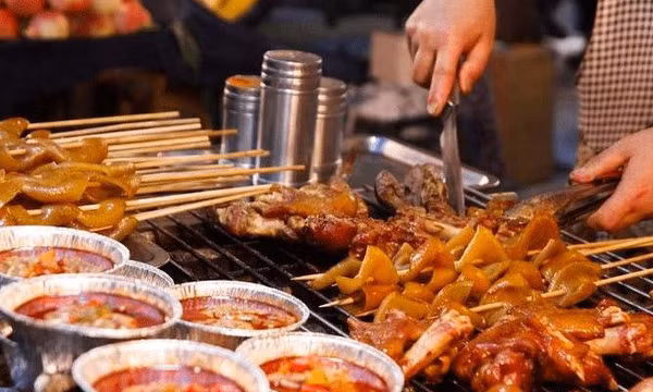 5 phố ăn vặt cực nổi tiếng ở Trung Quốc, giới trẻ check-in nườm nượp
