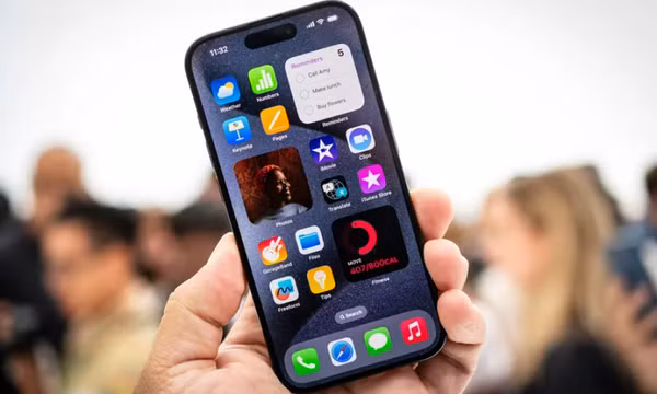 Ảnh thực tế iPhone 15 Pro và 15 Pro Max cao cấp nhất lịch sử Apple