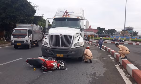 Cụ bà 72 tuổi tử vong tại chỗ sau cú va chạm với xe container