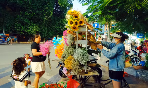 Tô thêm sắc thu