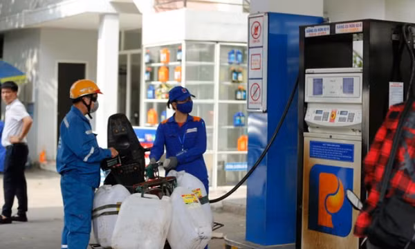 Đã đến lúc bỏ quỹ bình ổn giá xăng dầu?