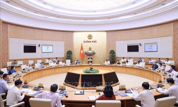 Thủ tướng: Khẩn trương hoàn thiện thể chế, tránh để ách tắc kéo dài, gây bức xúc xã hội