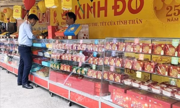 Doanh nghiệp đồng loạt giảm giá bánh Trung thu