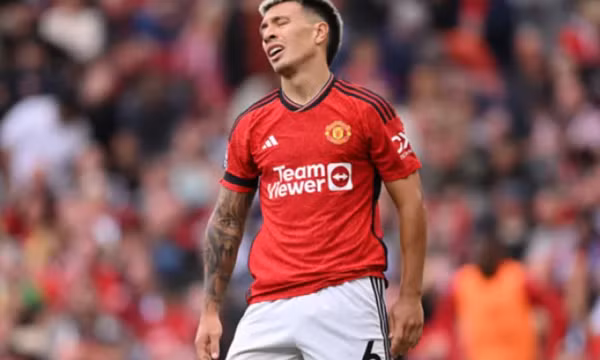 M.U đón cú sốc Lisandro Martinez