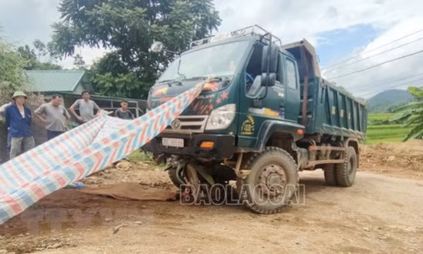 Lào Cai: Tai nạn nghiêm trọng làm 1 người lớn và 1 trẻ em tử vong