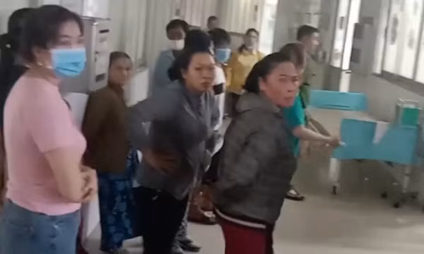 Đình chỉ ê kíp bác sĩ bị tố tắc trách khiến bé 2 tuổi tử vong
