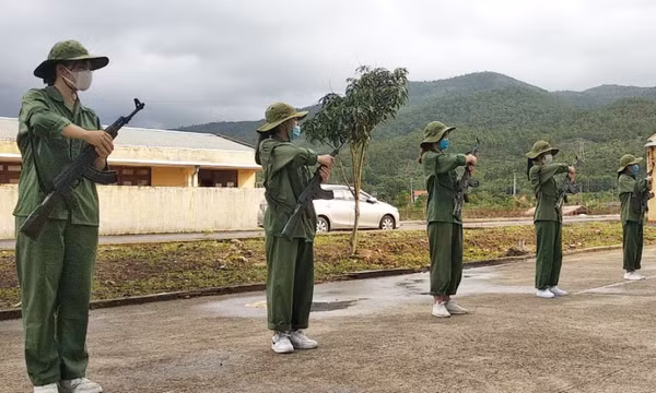 Không thể đồng nhất môn học Giáo dục Quốc phòng - An ninh cho sinh viên với chương trình Huấn luyện chiến sỹ mới 