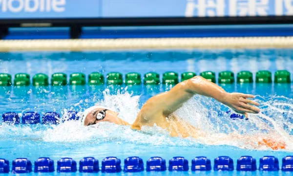 Huy Hoàng đoạt HCĐ 800m tự do, giành vé dự Olympic Paris 2024