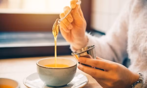 Điều gì xảy ra nếu bạn uống nước ấm pha mật ong mỗi ngày?