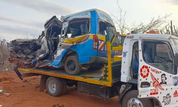 Tai nạn trên đường cao tốc của Kenya, 12 người thiệt mạng