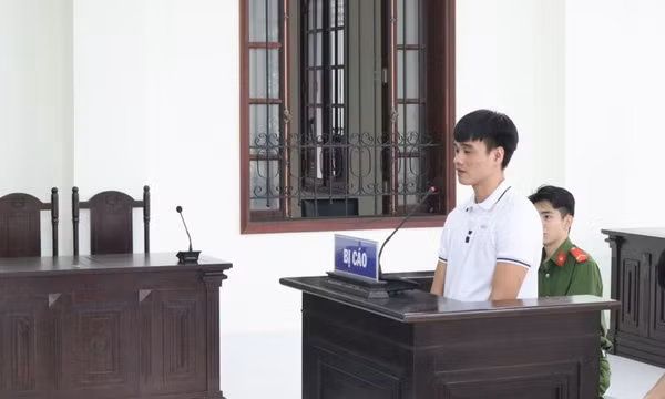 Tranh cãi chuyện “trứng vịt trời hay trứng le le”, thanh niên dùng dao chém bạn