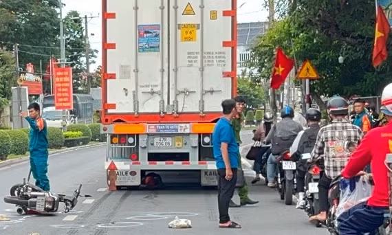 Người đàn ông tử vong sau va chạm với xe đầu kéo ở An Giang