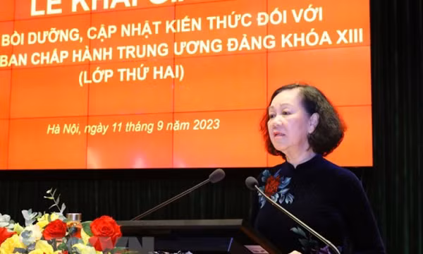 Khai giảng Lớp bồi dưỡng đối với Ủy viên Trung ương Đảng khóa XIII