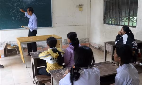 Người 'thầy' hơn 23 năm tận tụy dạy chữ Khmer cho con em đồng bào dân tộc