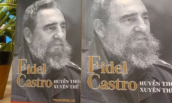 Hai cuốn sách khắc họa chân dung của Chủ tịch Cuba Fidel Castro