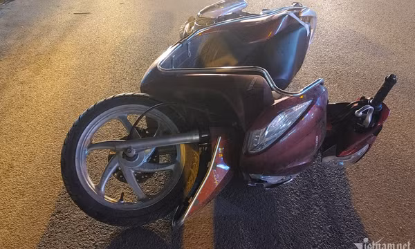 Ô tô đâm liên hoàn nhiều xe trên đường phố Hà Nội