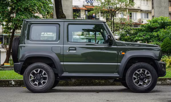 Suzuki Jimny - xế off-road mini cho khách Việt