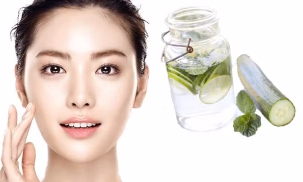 Giải độc và trẻ hóa làn da với nước ngâm dưa chuột bạc hà