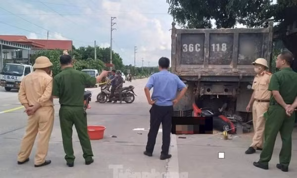 Tông vào xe tải đang đỗ bên đường, nam thanh niên tử vong tại chỗ