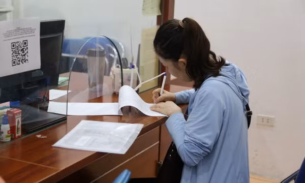 Nghỉ việc khi đang thử việc, người lao động không được công ty chốt sổ BHXH