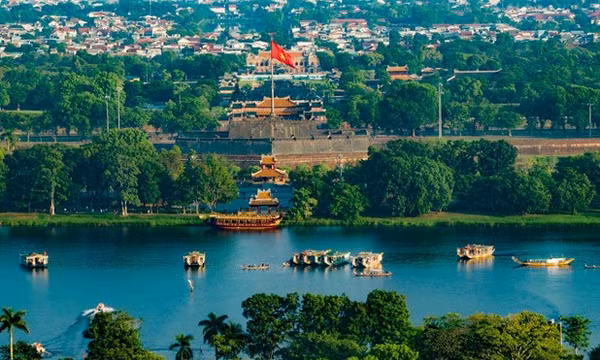 Cơ hội giải cơn khát thiếu phim trường dưới góc nhìn chấn hưng văn hoá từ điện ảnh