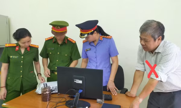 Lập khống danh sách học sinh bỏ học, hiệu trưởng và kế toán chiếm đoạt gần 5 tỷ đồng