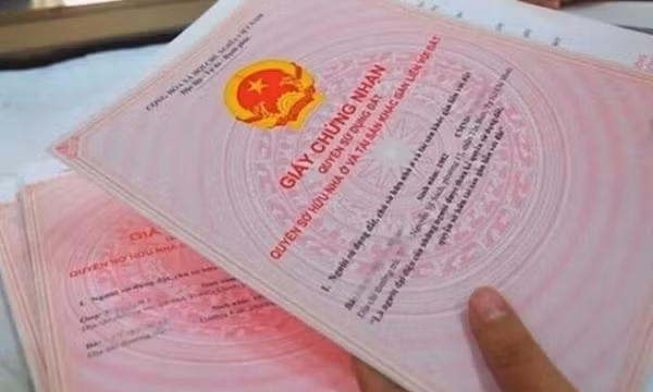 Nhân viên trông xe ‘nổ’ có mối quan hệ rộng, lừa hơn 100 triệu đồng làm sổ đỏ