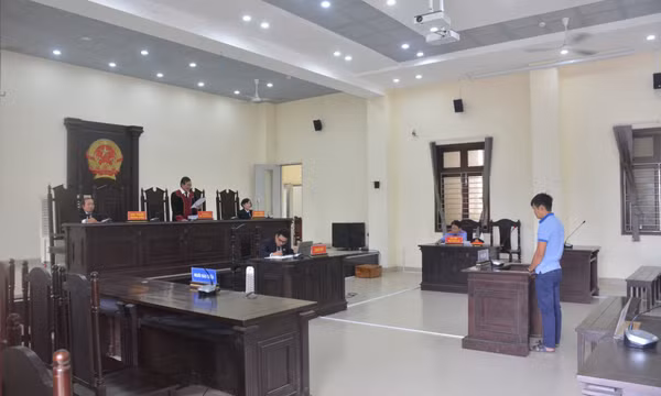 7 năm tù cho người đàn ông buôn lậu 39kg vàng từ Campuchia về Việt Nam