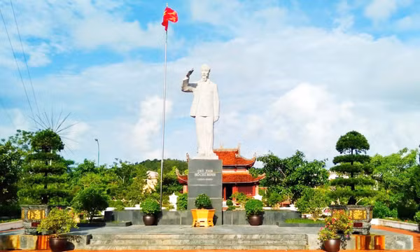 Cô Tô - Nơi duy nhất được dựng tượng Bác khi Bác đang còn sống