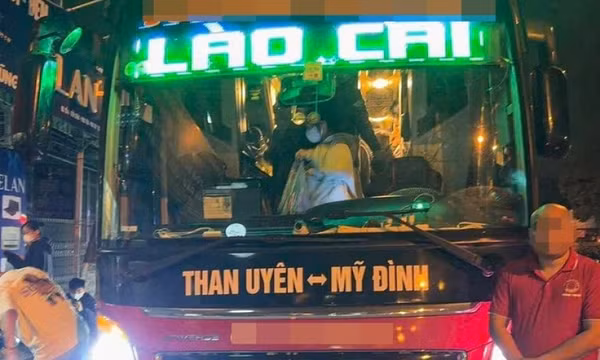 Loạt xe khách chở quá quy định, có xe 22 chỗ 'nhồi' 73 người, bị phạt tới hơn 278 triệu đồng