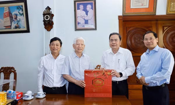 Chủ tịch Quốc hội Trần Thanh Mẫn thăm, chúc Tết nguyên lãnh đạo Đảng, Nhà nước