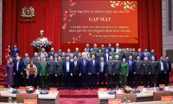 Tổng Bí thư Tô Lâm gặp mặt cán bộ công an cấp cao các thời kỳ