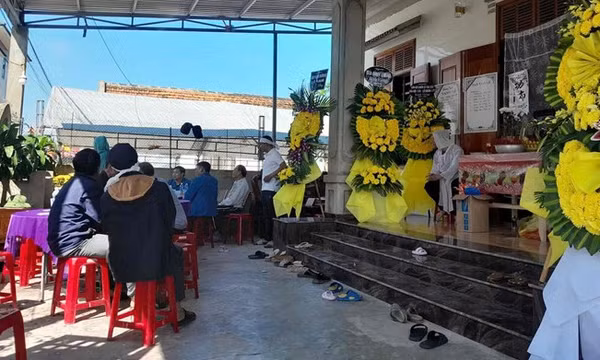 Tử vong vì trượt ngã khi trang trí Tết