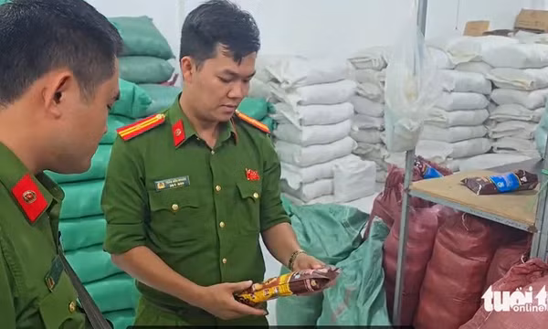 Đà Nẵng 'tung quân' đột kích công ty sản xuất cà phê trộn hóa chất, tung ra thị trường 1 tấn/ngày