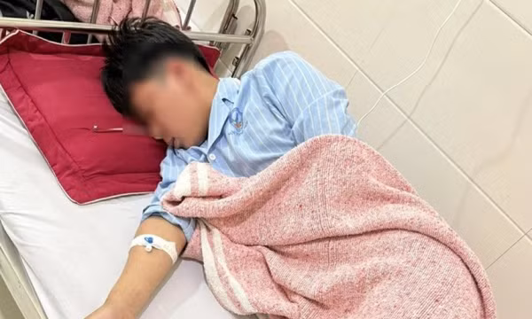 Nhiều người nhập viện nghi ngộ độc sau khi ăn bánh mì