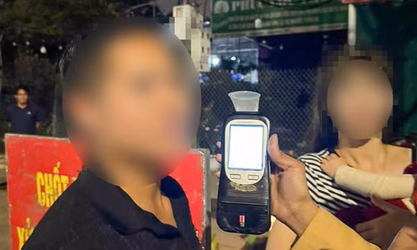 Tài xế taxi công nghệ chở trẻ nhỏ vẫn vi phạm nồng độ cồn