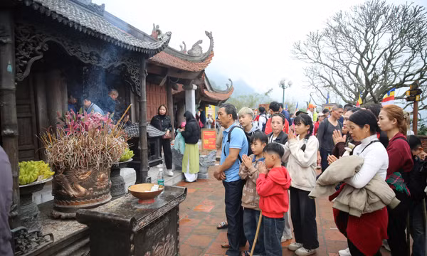 Đầu năm du xuân Yên Tử