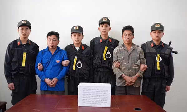 Điện Biên bắt 2 đối tượng, thu giữ 5 bánh heroin trong dịp Tết