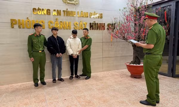 Bắt giữ 2 đối tượng cướp tiệm vàng sau 16 giờ gây án ở Lâm Đồng