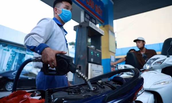 Bộ Công Thương lùi thời gian điều hành giá xăng dầu sang mùng 4 Tết 2026