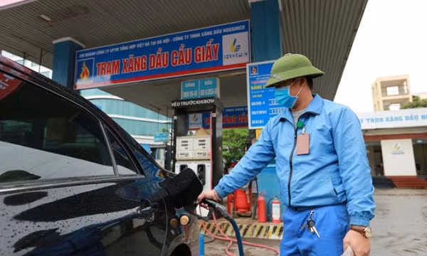 Giá xăng dầu tăng từ 15h chiều nay 5/2