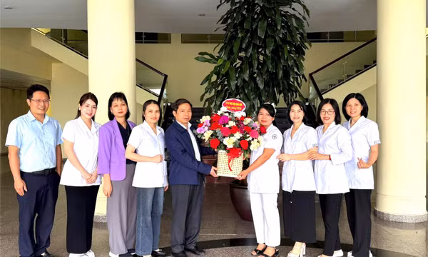 Nhiệt điện Quảng Ninh thăm và chúc mừng các đơn vị y tế nhân kỷ niệm 71 năm Ngày Thầy thuốc Việt Nam (27/02/1955 - 27/02/2026)