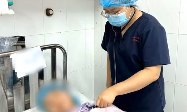 Ăn cá mú đỏ, 4 người cùng nhà ở TP.HCM bị ngộ độc nặng